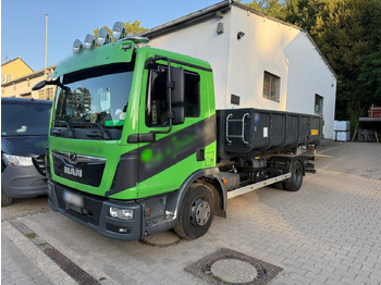 Camion cu cârlig MAN TGL 10.180