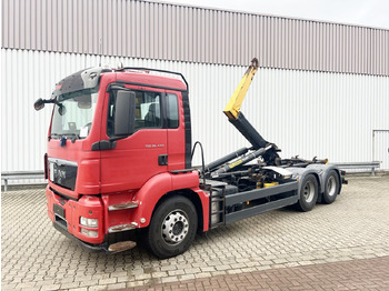 Camion cu cârlig MAN TGS 26.440