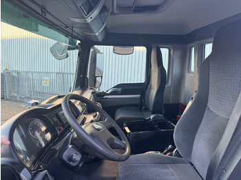 Interior photo 1: Camion cu cârlig MAN TGS 26.480 6x2-4 BL TGS 26.480 6x2-4 BL, Lenk-Liftachse, VDL Abrollkipper bis 7m Container