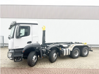Camion cu cârlig MERCEDES-BENZ Arocs 3240
