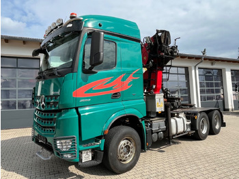 Cap tractor Mercedes-Benz Arocs 2663 6x4 mit Epsilon S260Z Langholzkran: Foto 5