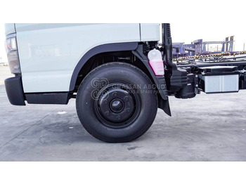 Interior photo 1: Camion şasiu MITSUBISHI CANTER CHASSIS PAYLOAD 5 TON APPROX SINGLE CAB WITH A/C 4X2 LIGHT DUTY MY2024