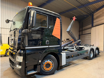 Camion cu cârlig MAN TGX 26.400