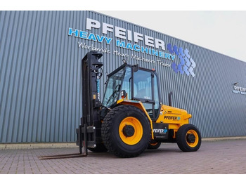 Stivuitor de teren dificil JCB