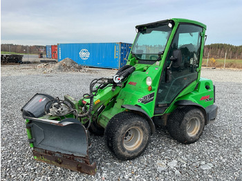 Încărcător frontal pe pneuri AVANT