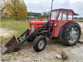 Tractor agricol MASSEY FERGUSON