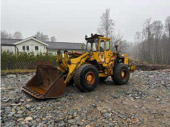 Încărcător frontal pe pneuri VOLVO