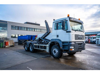 Camion cu cârlig MAN TGA 33.360 BB: Foto 2 Camion cu cârlig MAN TGA 33.360 BB: Foto 2