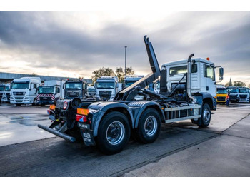 Camion cu cârlig MAN TGA 33.360 BB: Foto 4 Camion cu cârlig MAN TGA 33.360 BB: Foto 4