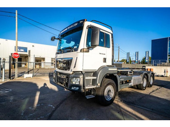 Camion cu cârlig MAN TGS