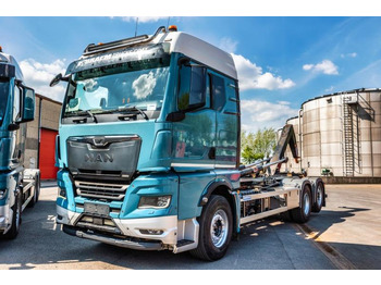Camion cu cârlig MAN TGX