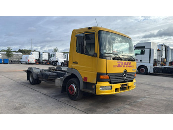 Camion şasiu Mercedes-Benz Atego 815 (BOITE MANUELLE / MANUAL GEARBOX): Foto 2 Camion şasiu Mercedes-Benz Atego 815 (BOITE MANUELLE / MANUAL GEARBOX): Foto 2