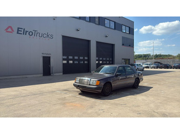 Berlină/ Sedan MERCEDES-BENZ