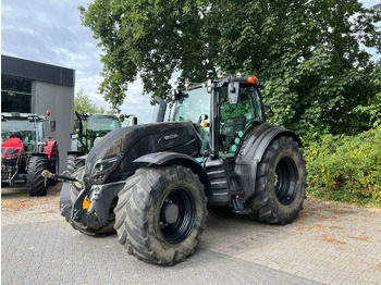 Tractor agricol VALTRA T174