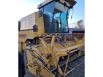 Combină de recoltat cereale NEW HOLLAND