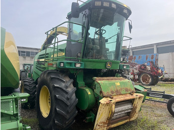 Combină de Recoltat Furaj JOHN DEERE 7700