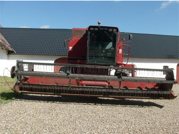 Combină de recoltat cereale CASE IH