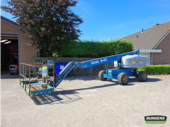 Autopropulsată platformă GENIE S45