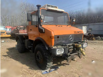 Camion şasiu UNIMOG