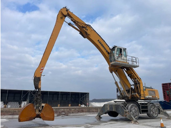Excavator pentru manipulare de materiale LIEBHERR