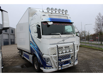 Camion furgon VOLVO FH