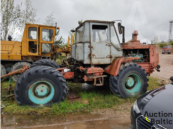 Tractor agricol
