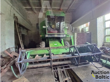 Combină de recoltat cereale JOHN DEERE