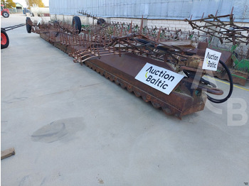 Maşină pentru prelucrarea solului