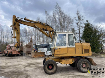 Excavator pe roţi LIEBHERR A 900