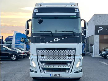Cap tractor VOLVO FH 500