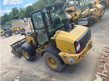 Încărcător frontal pe pneuri CATERPILLAR 908H