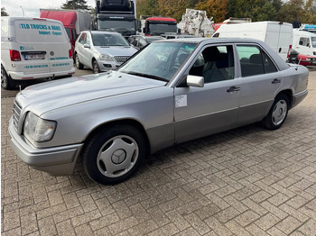 Berlină/ Sedan MERCEDES-BENZ