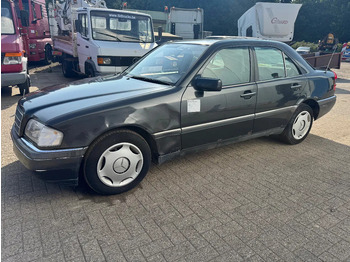 Berlină/ Sedan MERCEDES-BENZ