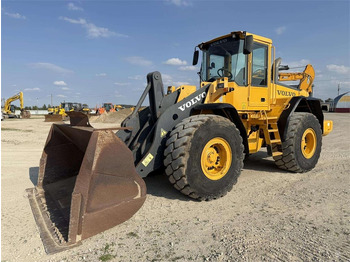 Încărcător frontal pe pneuri VOLVO L110E