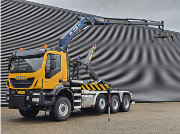 Camion cu cârlig IVECO Trakker