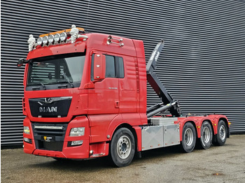 Camion cu cârlig MAN TGX 35.500