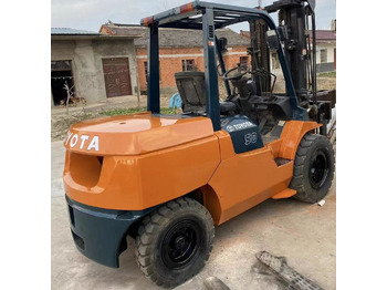 Stivuitor diesel TOYOTA