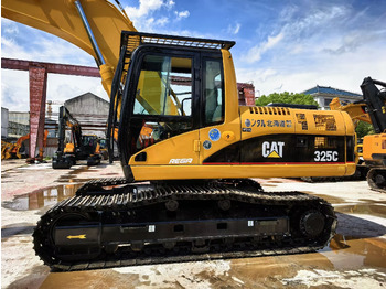 Excavator pe şenile CATERPILLAR 320D2