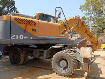 Excavator pe roţi HYUNDAI R210