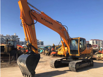 Excavator pe roţi HYUNDAI R215