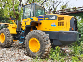 Încărcător frontal pe pneuri KOMATSU WA320-5