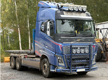 Camion platformă VOLVO FH16