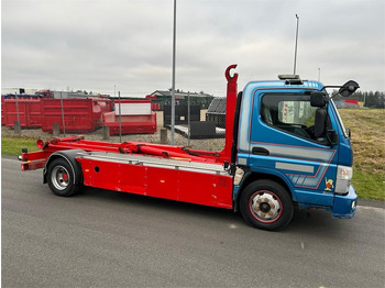 Camion cu cârlig MITSUBISHI