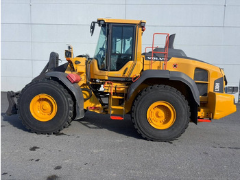 Încărcător frontal pe pneuri VOLVO L110H
