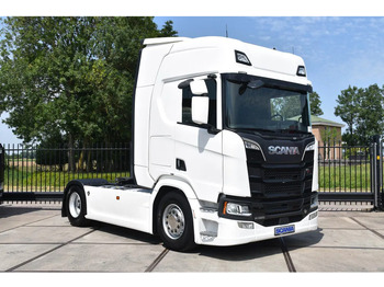 Cap tractor SCANIA R 520