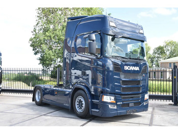 Cap tractor SCANIA S 450