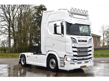 Cap tractor SCANIA S 660 V8