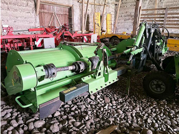 Combină agricola AVR