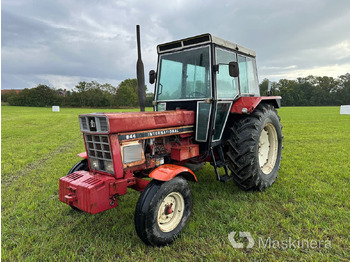 Tractor agricol INTERNATIONAL