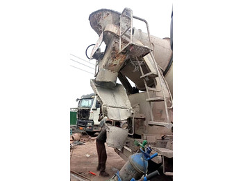 Autobetonieră XCMG Official Second Hand Diesel Cement Mixer G4804B 12m³ Truck-mounted Concrete Mixer Truck Price: Foto 5